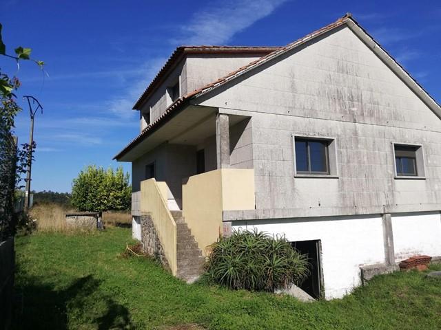 CASA    CON  FINCA   EN  CAMPAÑÓ - Pontevedra