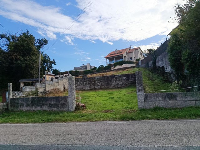 solar  edificable  en  camplelo - Poio